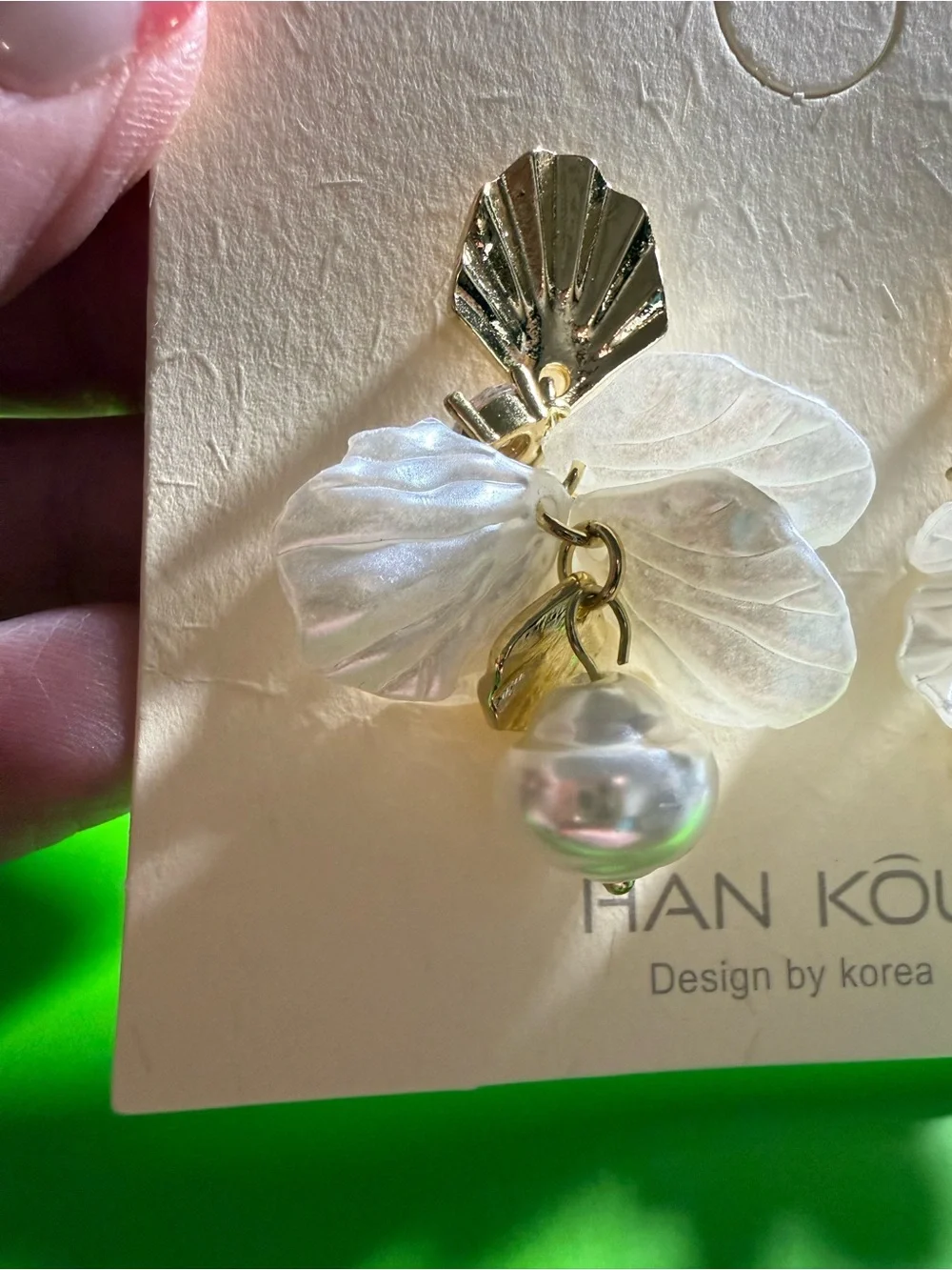 Han Kou Pearl Petal Drop Earrings in White and Gold *NEW